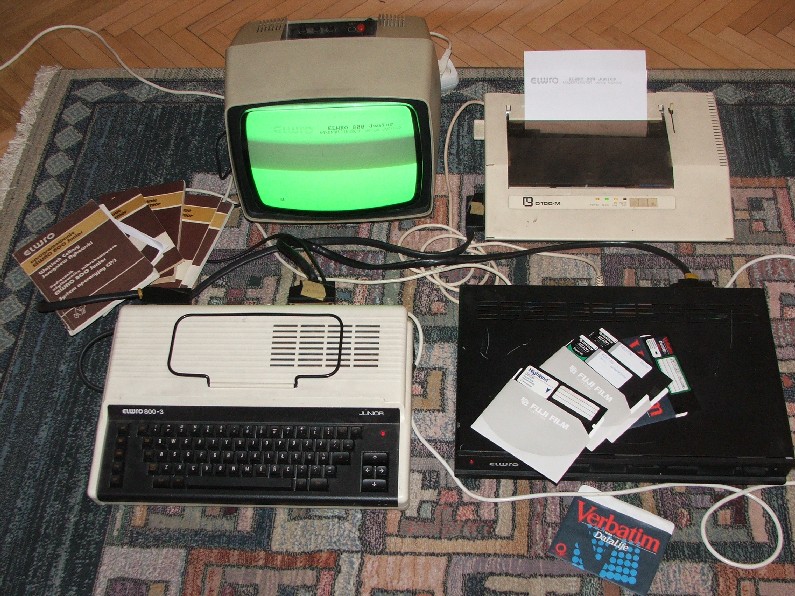 Pokrewny monitor Neptun w zestawie z komputerem Elwro 800 Junior