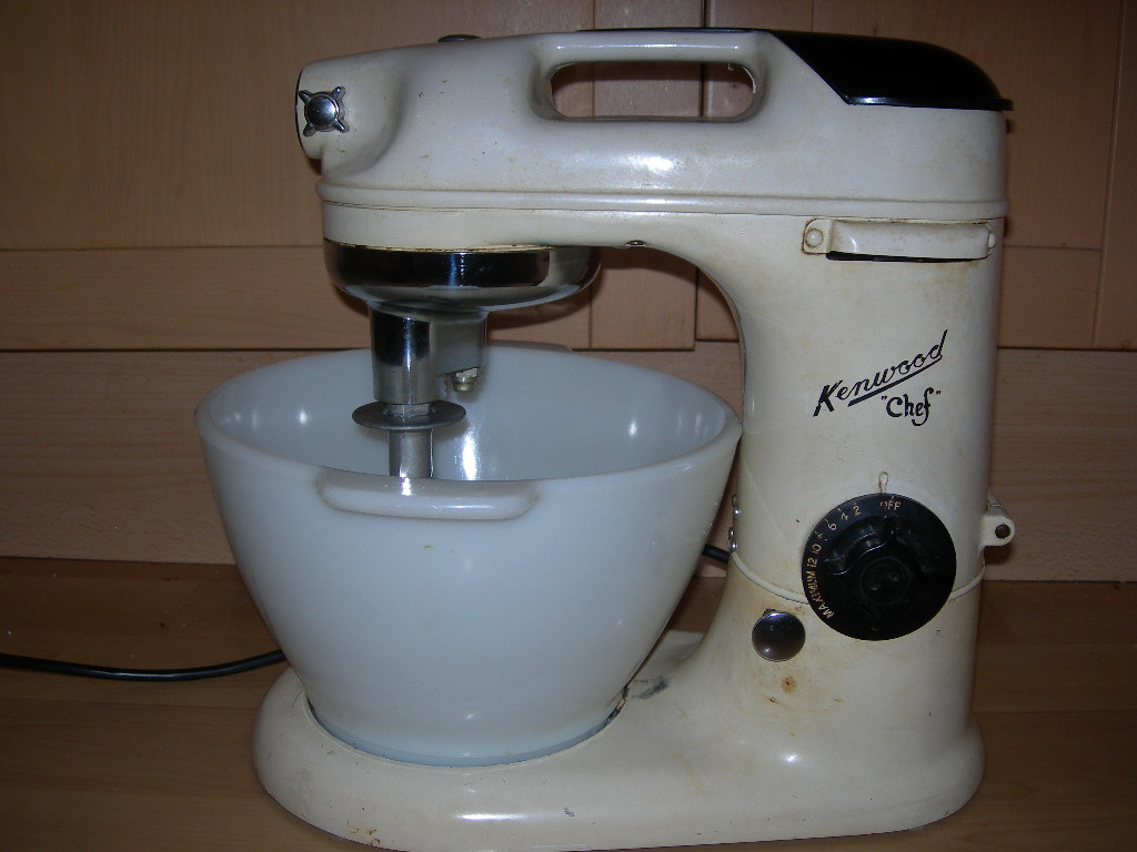 Kenwood Chef, model A700, z akcesoriami