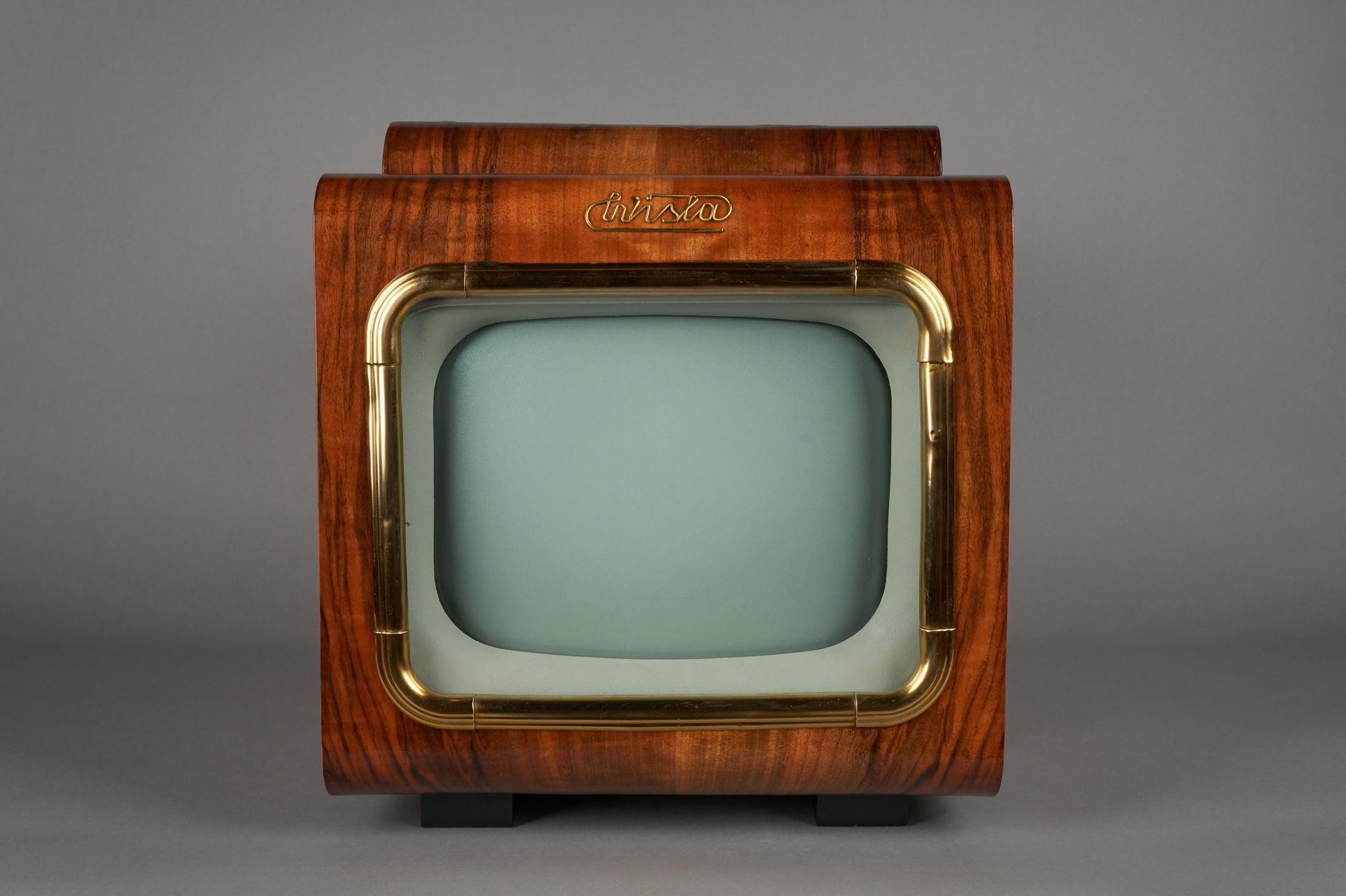 Telewizor Wisła z 1956 roku ze zbiorów MIT Kraków; zdjęcie kontekstowe, wersja A lub B nieustalona