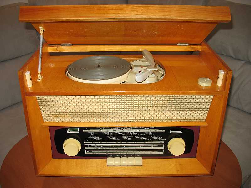 Diora Sonata 62130, radioodbiornik z gramofonem