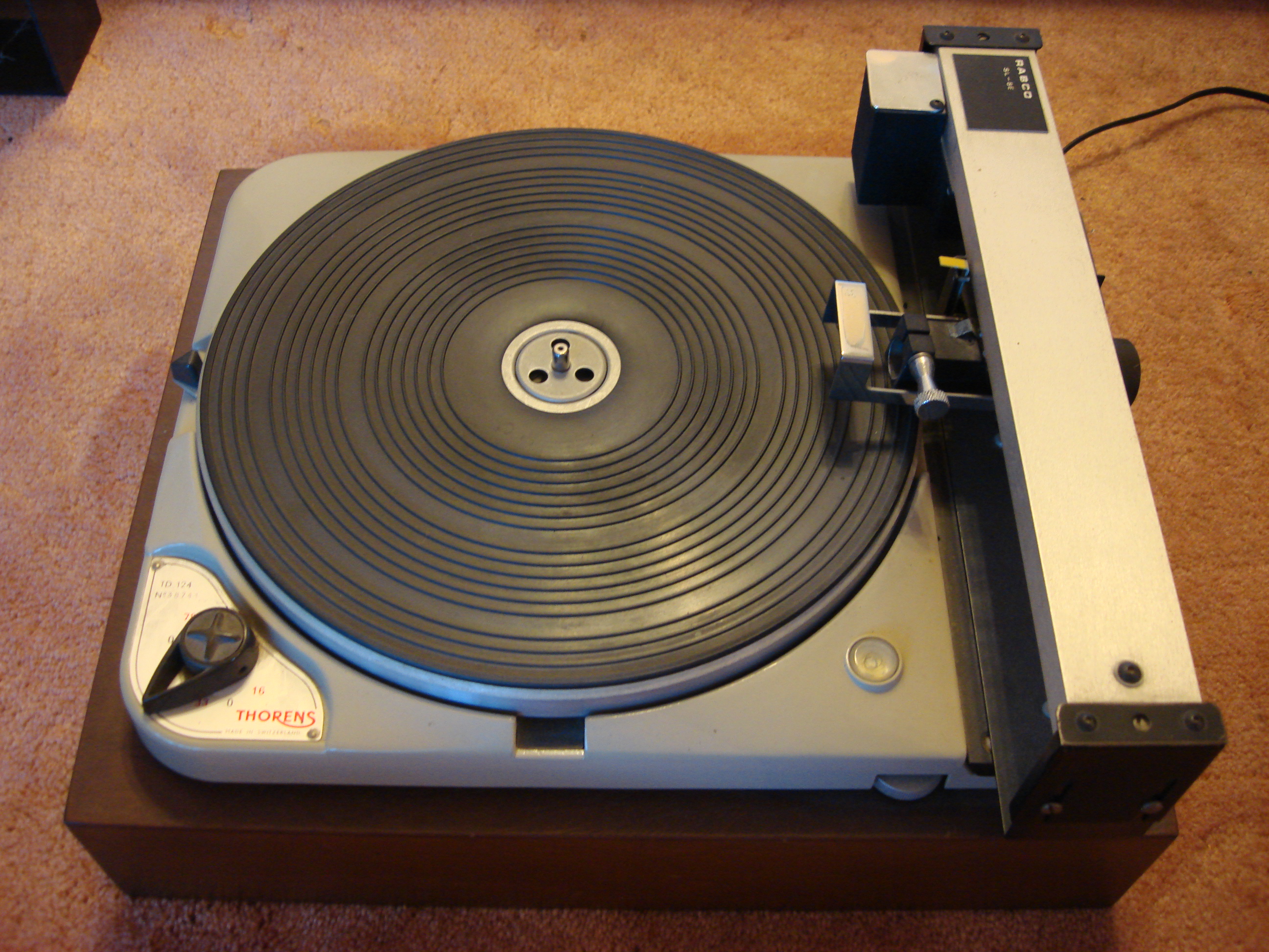 Thorens TD 124 z ramieniem Rabco SL-8E